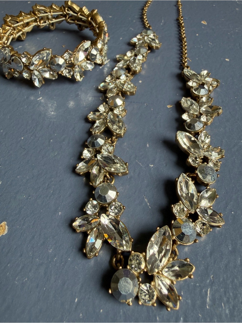 Stunning Ann Taylor Rhinestone & Gold Tone Necklace & Bracelet Set - Picture 3 of 7
